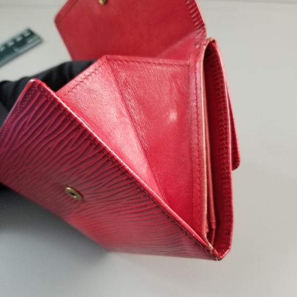 LOUIS VUITTON Red Epi Portefeuille tresor wallet - Picture 4 of 16